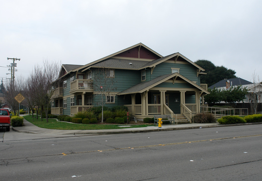 Salishan Apartments in Petaluma, CA - Foto de edificio