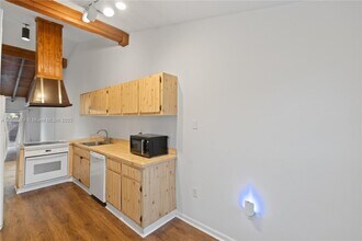 2331 Dogwood Ct in Pembroke Pines, FL - Building Photo - Building Photo