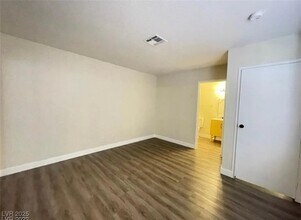 453 N Lamb Blvd in Las Vegas, NV - Building Photo - Building Photo