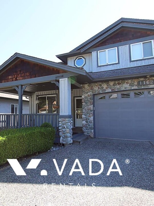 11622 Creekside St in Maple Ridge, BC - Building Photo