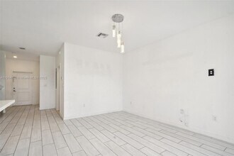 1006 SE 23rd Ave in Homestead, FL - Building Photo - Building Photo