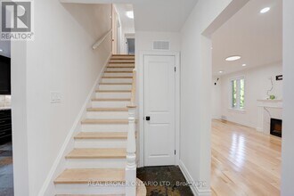 256 The Kingsway in Toronto, ON - Building Photo - Building Photo