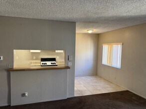 15516 Nordhoff St, Unit 209 in North Hills, CA - Building Photo - Building Photo