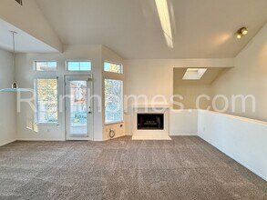 12640 Springbrook Dr in San Diego, CA - Building Photo - Building Photo