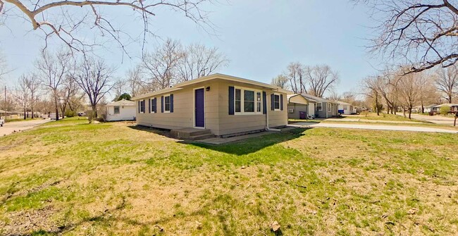 701 Tuttle St in Manhattan, KS - Building Photo - Building Photo