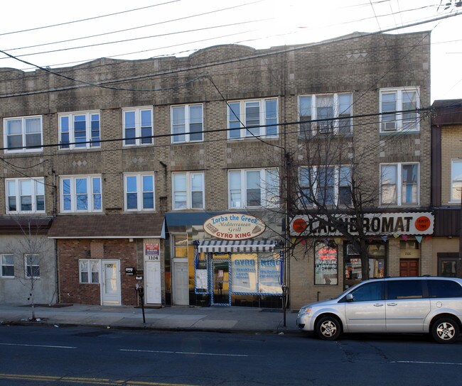 1102 Avenue C in Bayonne, NJ - Foto de edificio - Building Photo