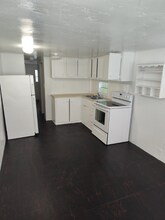 242 Sacramento St in North Fort Myers, FL - Building Photo - Building Photo