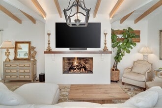 106 Via Cordova in Newport Beach, CA - Building Photo - Building Photo
