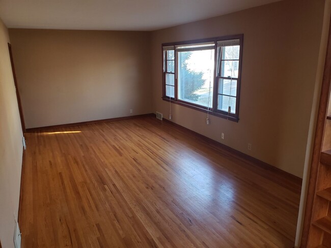 755 6th St NE in Faribault, MN - Building Photo - Building Photo