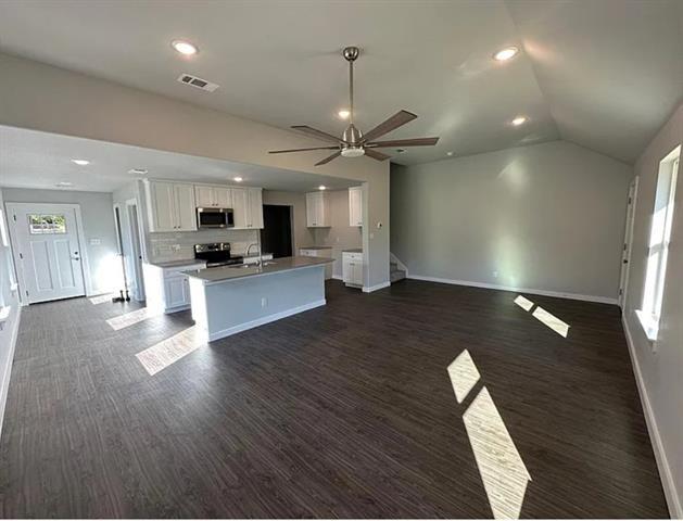 1700 E Powell Ave in Fort Worth, TX - Building Photo - Building Photo