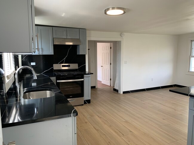 424 Dixwell Ave, Unit #2, Unit #2