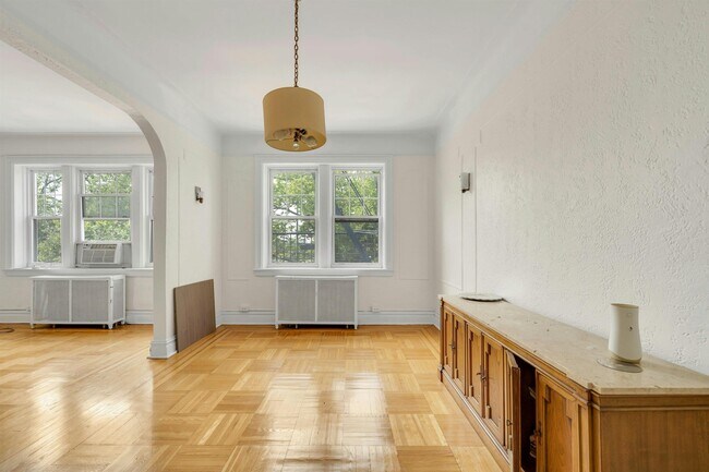 320 Second St in Union City, NJ - Building Photo - Building Photo