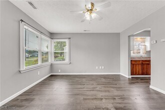 15922 Eleanore Dr in Cleveland, OH - Building Photo - Building Photo