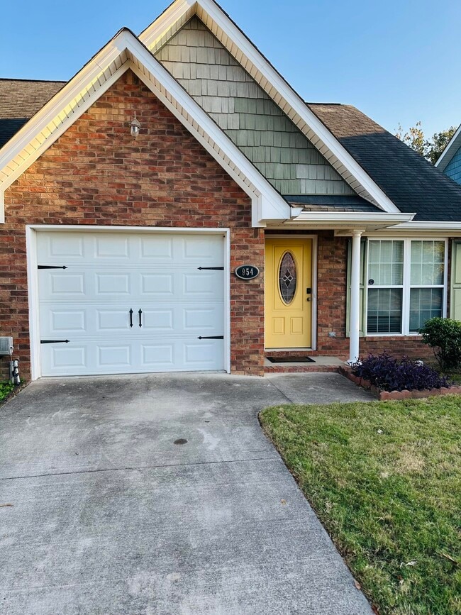 954 Bryan Cir