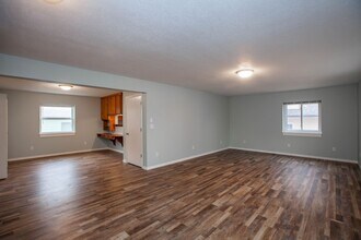 1020 N 10th St in Manhattan, KS - Building Photo - Building Photo