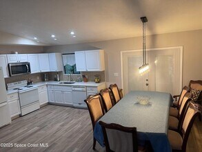 871 Sanford St SW in Palm Bay, FL - Building Photo - Building Photo