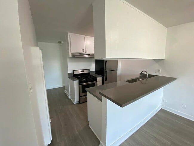 5307 Sepulveda Blvd
