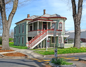 Fourplex in Sacramento, CA - Building Photo - Building Photo