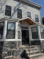 327 Elm St, Unit 1 in Newark, NJ - Building Photo