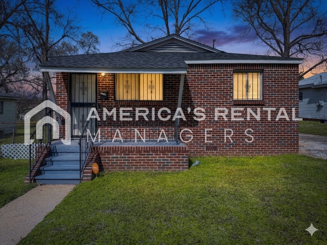 2412 Lawn Ave SW in Birmingham, AL - Building Photo - Building Photo