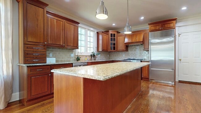 59 Crescent Rd in Westport, CT - Building Photo - Building Photo