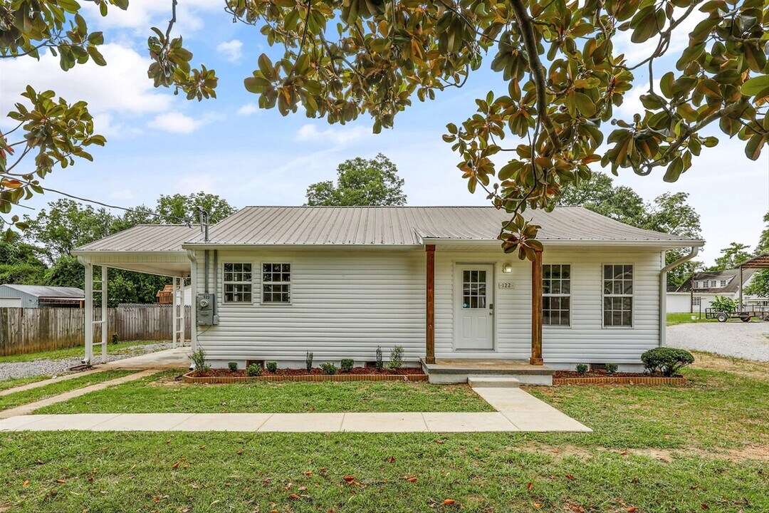 122 Chestnut Rd in New Hope, AL - Foto de edificio