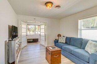 2042 37th Ave in Vero Beach, FL - Building Photo