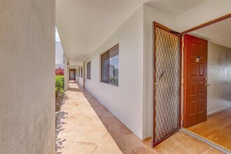 9633 N Belfort Cir in Tamarac, FL - Building Photo - Building Photo