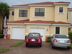 1250 Clove Dr in Poinciana, FL - Building Photo
