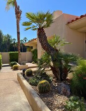 253 Kavenish Dr in Rancho Mirage, CA - Foto de edificio - Building Photo