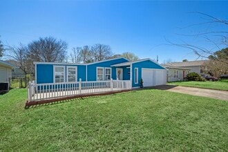 105 Pompano Ave in Galveston, TX - Building Photo - Building Photo