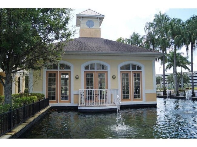9320 Crescent Loop Cir in Tampa, FL - Building Photo - Building Photo
