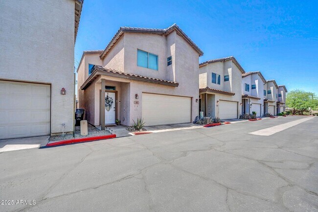 3034 N 39th St in Phoenix, AZ - Foto de edificio - Building Photo