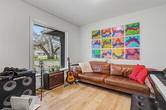 5803 Shoal Creek Blvd in Austin, TX - Building Photo - Building Photo