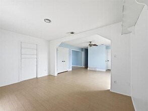 617 Rosewood Hills Dr in Garland, TX - Building Photo - Building Photo