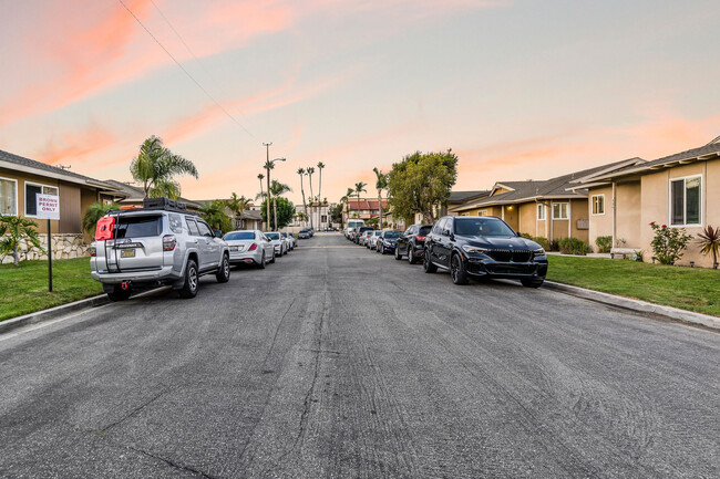 Palm Terrace in Torrance, CA - Foto de edificio - Building Photo