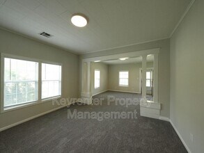 323 E Will Rogers Blvd in Claremore, OK - Foto de edificio - Building Photo