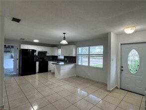 2328 Country Club Blvd in Cape Coral, FL - Building Photo - Building Photo