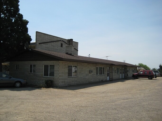 Lakeview Apartments & Lakeview Water Company in Caldwell, ID - Building Photo