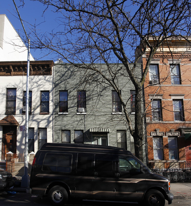 163 Irving Ave in Brooklyn, NY - Building Photo - Building Photo