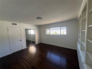 16091 Gold Cir in Huntington Beach, CA - Building Photo - Building Photo