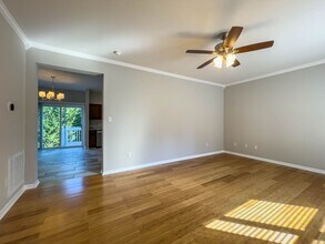 406 Villas Ct in Asheville, NC - Building Photo - Building Photo