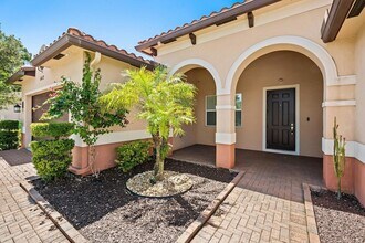 6412 SW 55th Pl in Davie, FL - Building Photo - Building Photo