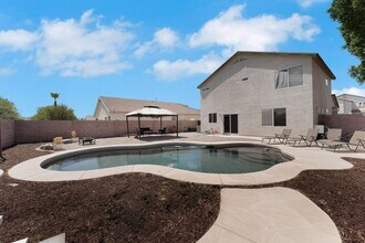 2619 W Jasper Ave in Apache Junction, AZ - Foto de edificio - Building Photo