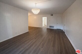 447 S Palm Dr in Beverly Hills, CA - Building Photo - Building Photo