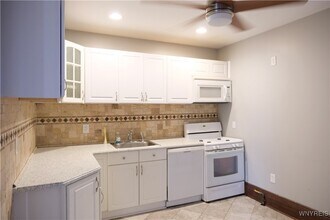 88 W Utica St in Buffalo, NY - Building Photo - Building Photo