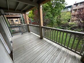 326 Chelsea St, Unit 1 in Boston, MA - Building Photo - Building Photo