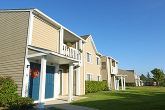 Arbor Knoll Apartments in Ypsilanti, MI - Foto de edificio - Building Photo