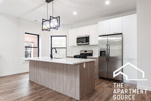 1428 W Jonquil Terrace, Unit 2 in Chicago, IL - Building Photo