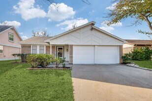 2308 W Oakdale Rd in Irving, TX - Building Photo